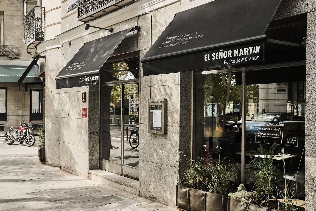 The awnings of El Señor Martín on the street
